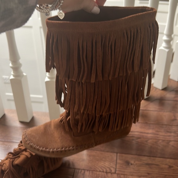 Gorgeous LC Lauren Conrad women’s fringe cognac tan booties size 6.5 - Picture 2 of 4